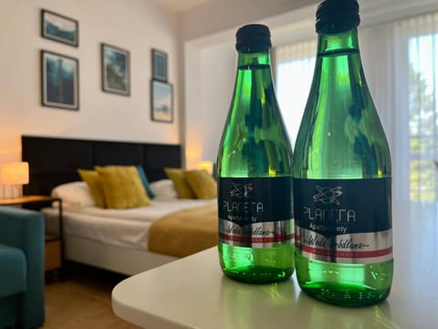 Bed, Living room, Bedroom, Drinks