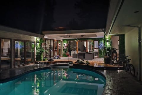 Night, Balcony/Terrace, Pool view, Swimming pool