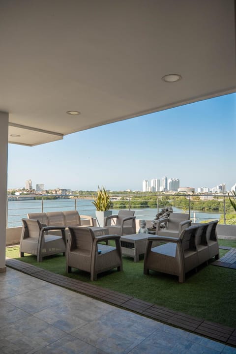 Natural landscape, View (from property/room), Balcony/Terrace, Balcony/Terrace