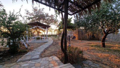 Doukas by the Sea-Little Paradise-Beachfront Apartment in Thasos