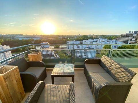 Balcony/Terrace, City view, Sunset
