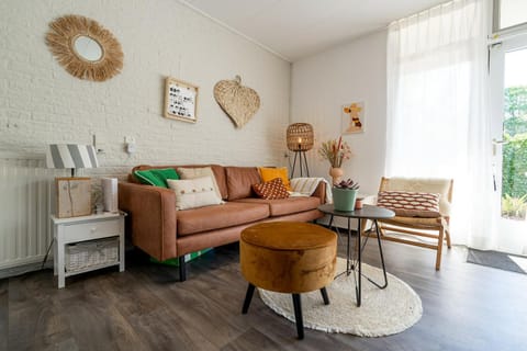 Toekomst 26 - Ouddorp NOT INTENDED FOR COMPANY OR WORK-RELATED STAYS House in Ouddorp