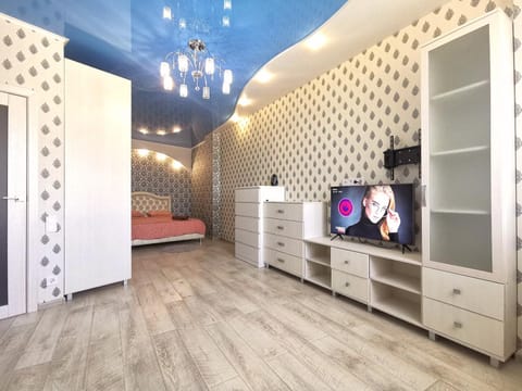 Communal lounge/ TV room, Bed, TV and multimedia, Bedroom