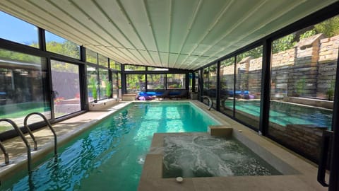 Pool view, Swimming pool, sunbed
