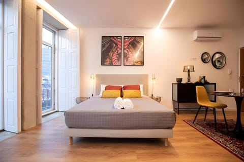 Bed, Photo of the whole room, Bedroom, air conditioner