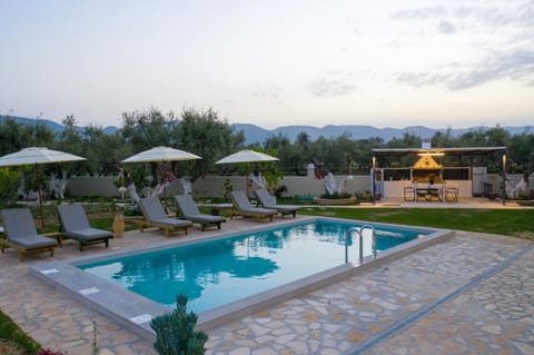 Day, Garden, Garden view, Mountain view, Pool view, Swimming pool, Sunset, sunbed