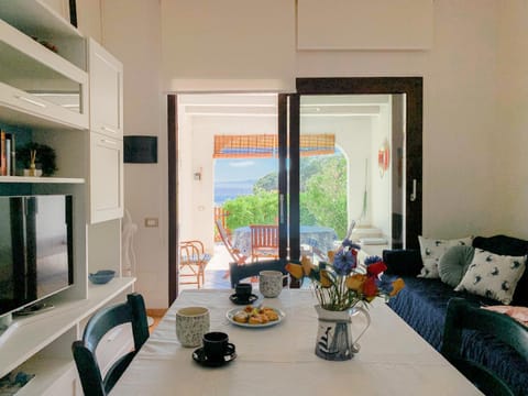 View (from property/room), Balcony/Terrace, Living room, Dining area