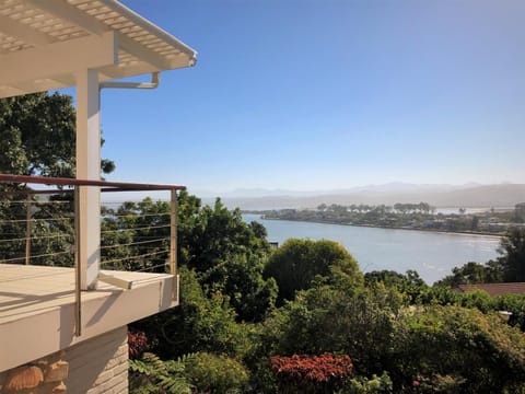 Property building, View (from property/room), Balcony/Terrace, Garden view, Lake view
