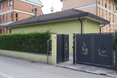 Property building, Facade/entrance