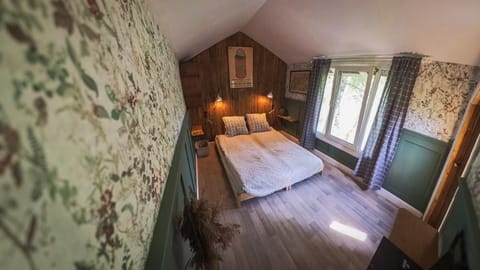 Bed, Photo of the whole room, Bedroom
