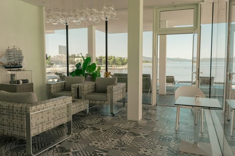 Property building, Lounge or bar, Swimming pool