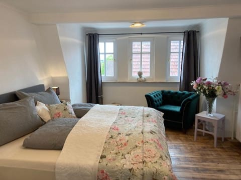 Property building, Living room, Bedroom