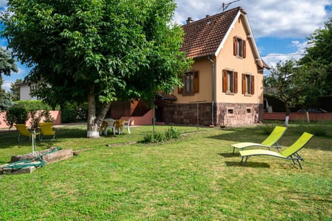 Property building, Garden, Garden, View (from property/room), Garden view, Garden view