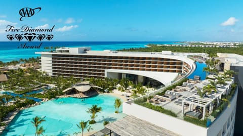 Bird's eye view, Pool view, Sea view, Swimming pool