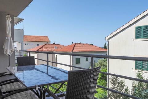 Komforan apartman 2+2 Apartment in Hvar