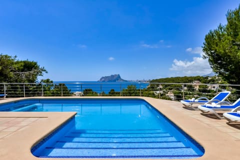 Nearby landmark, Sea view, Swimming pool, sunbed
