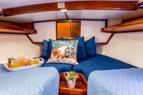 Bedroom, Breakfast, Italian breakfast