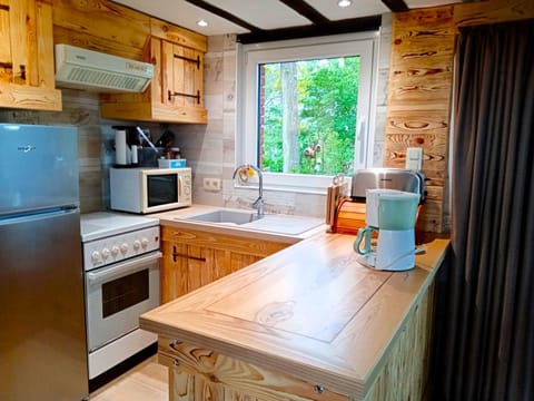Louloudia Bonsoy Jaune 12 huis in het bos met mooi uitzicht en kalmte House in Wallonia, Belgium