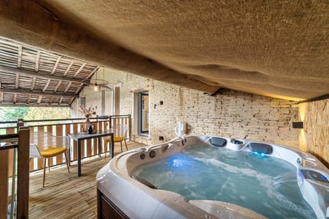 Hot Tub, Balcony/Terrace, Balcony/Terrace, Spa and wellness centre/facilities, Spa and wellness centre/facilities
