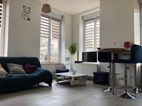 TV and multimedia, Living room, Dining area
