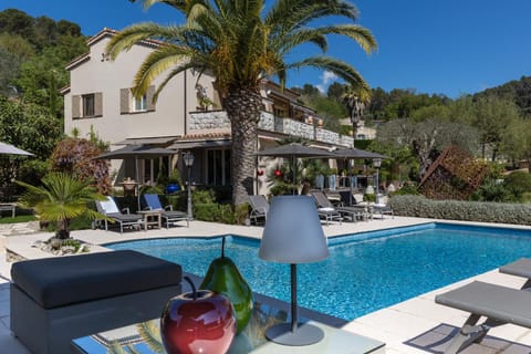 Mountain view, Pool view, Swimming pool, sunbed