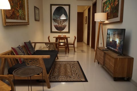 Communal lounge/ TV room, Seating area, Dining area