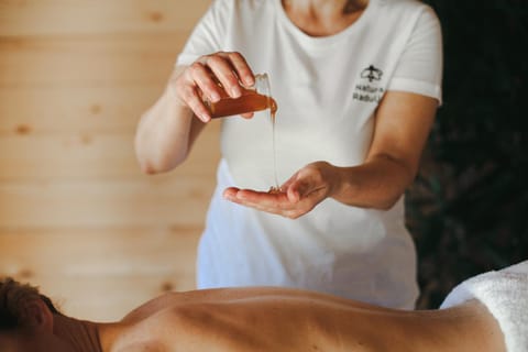 Massage, Spa and wellness centre/facilities