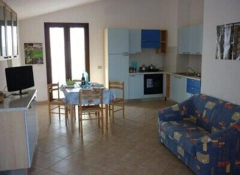 TV and multimedia, Kitchen or kitchenette, Living room, Dining area, minibar, pet friendly, stove