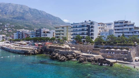 Neighbourhood, Bird's eye view