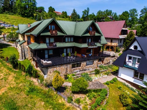Property building, Day, Natural landscape, Garden, Garden view