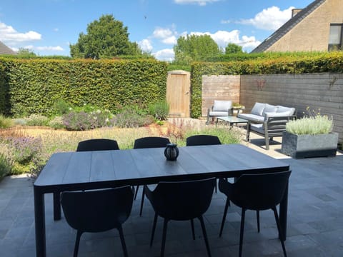 Garden, Balcony/Terrace