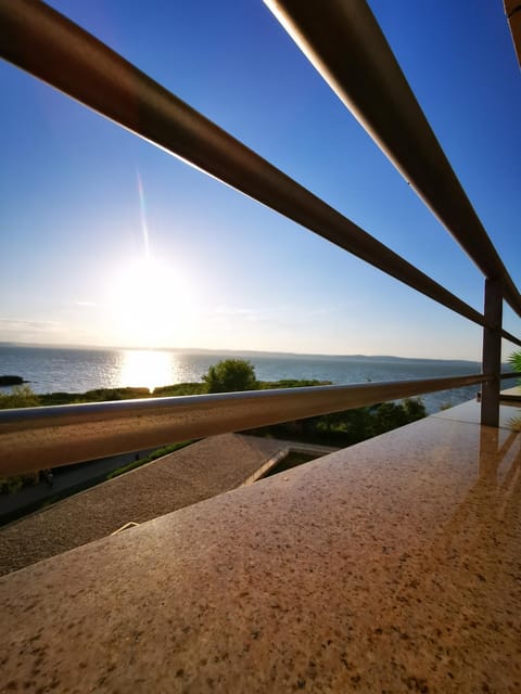 View (from property/room), Balcony/Terrace, Lake view, Sunset