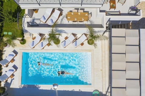 Day, Pool view, Swimming pool, sunbed