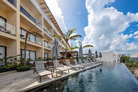 Property building, Swimming pool