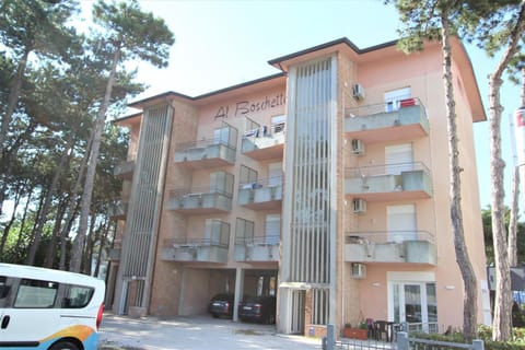 Property building, Facade/entrance, Parking