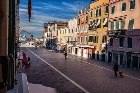 Neighbourhood, City view, Street view, Location