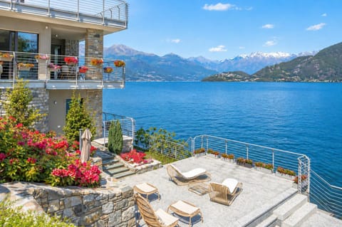 Patio, Nearby landmark, Spring, Day, Natural landscape, View (from property/room), Balcony/Terrace, Lake view, Mountain view
