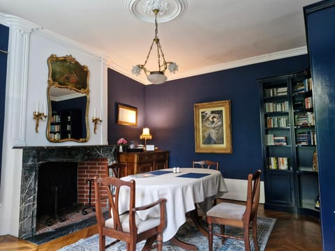 Library, Dining area