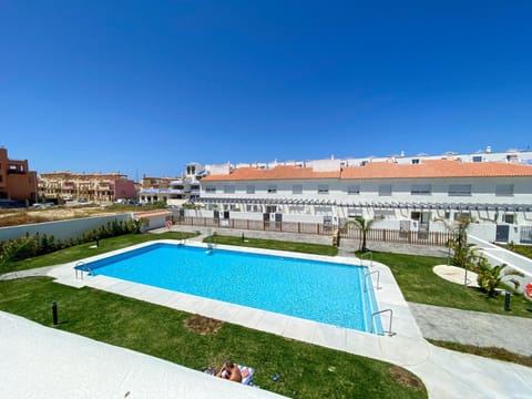 Property building, Spring, Day, Pool view, Swimming pool, Swimming pool