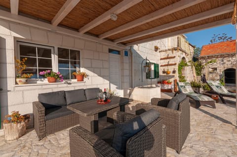 Property building, Day, Summer, Balcony/Terrace, Seating area, Dining area, Sea view, Sunset, sunbed