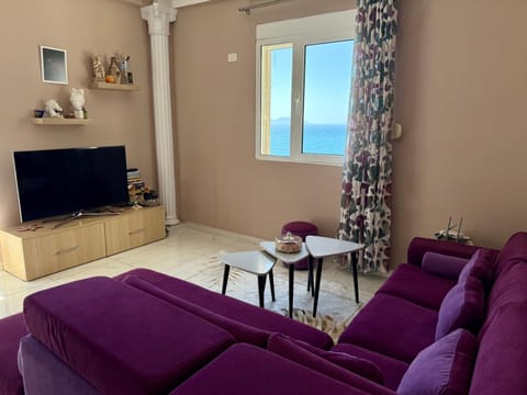 Communal lounge/ TV room, TV and multimedia, Living room