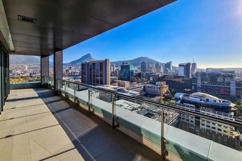 Balcony/Terrace, City view