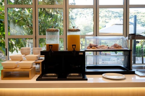 Coffee/tea facilities, Seating area