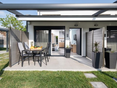 Property building, Garden, Garden view