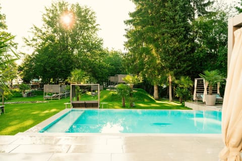 Swimming pool, Swimming pool