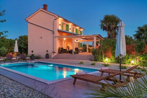 Property building, Pool view, Swimming pool