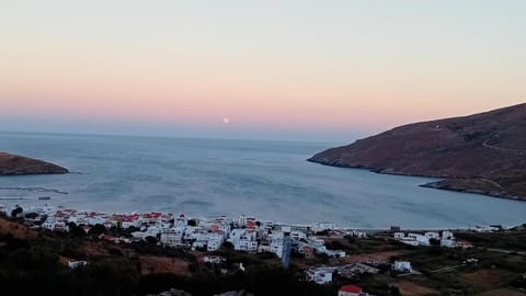 Natural landscape, Beach, City view, Mountain view, Sea view, Sunrise, Certificate/Award, Family