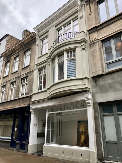 Property building, Facade/entrance