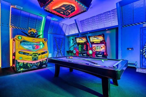 Infinity Pool 11 Bdrm Oasis with Golf Views at Reunion House in Four Corners