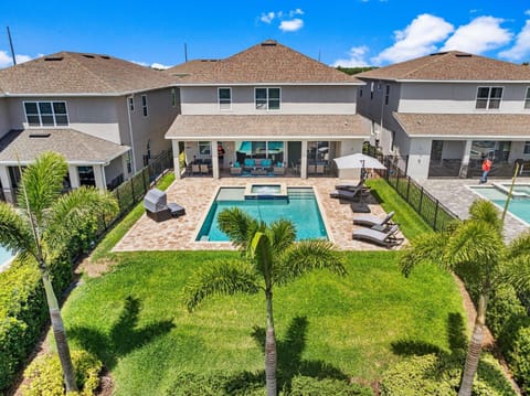 Elegant 8 Bdrm Villa With Games Room at Encore House in Bay Lake